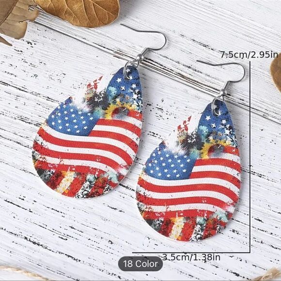 NWT Tear Drop Lightweight Red White Blue Earringa Stars American Patriotic - Picture 2 of 4